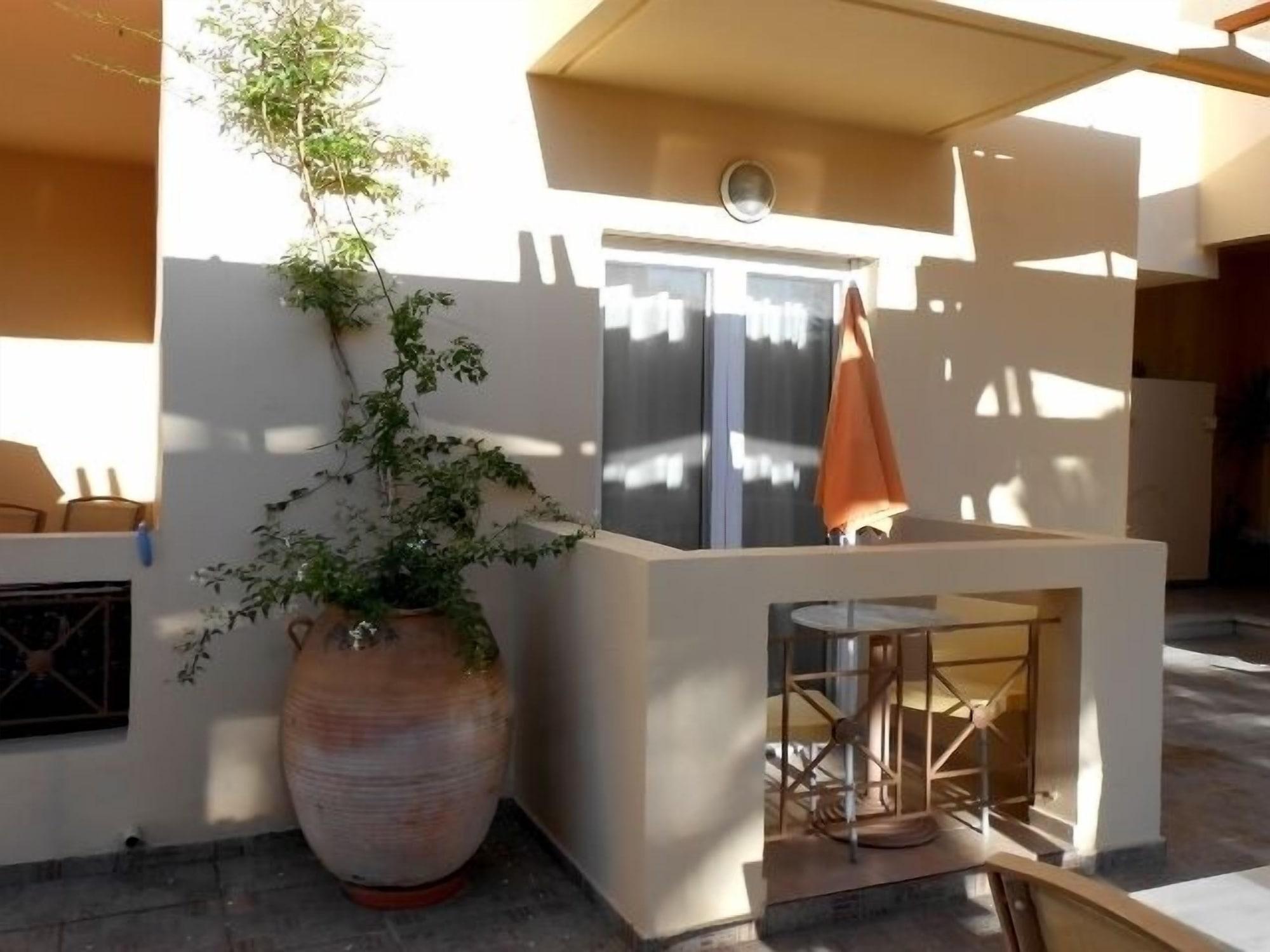 Lambrinos Suites Platanés Exterior foto